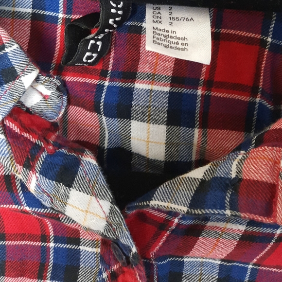 Divided Red Blue White Plaid Cropped Shirt Size 2 - Picture 5 of 5